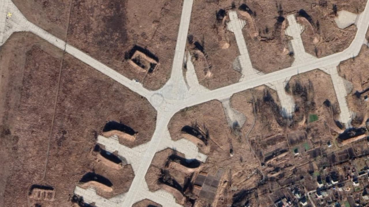 GoogleMAPが最新衛星画像を更新し、ウクライナ軍事基地の所在を公開してしまう | ミリレポ｜ミリタリー関係の総合メディア