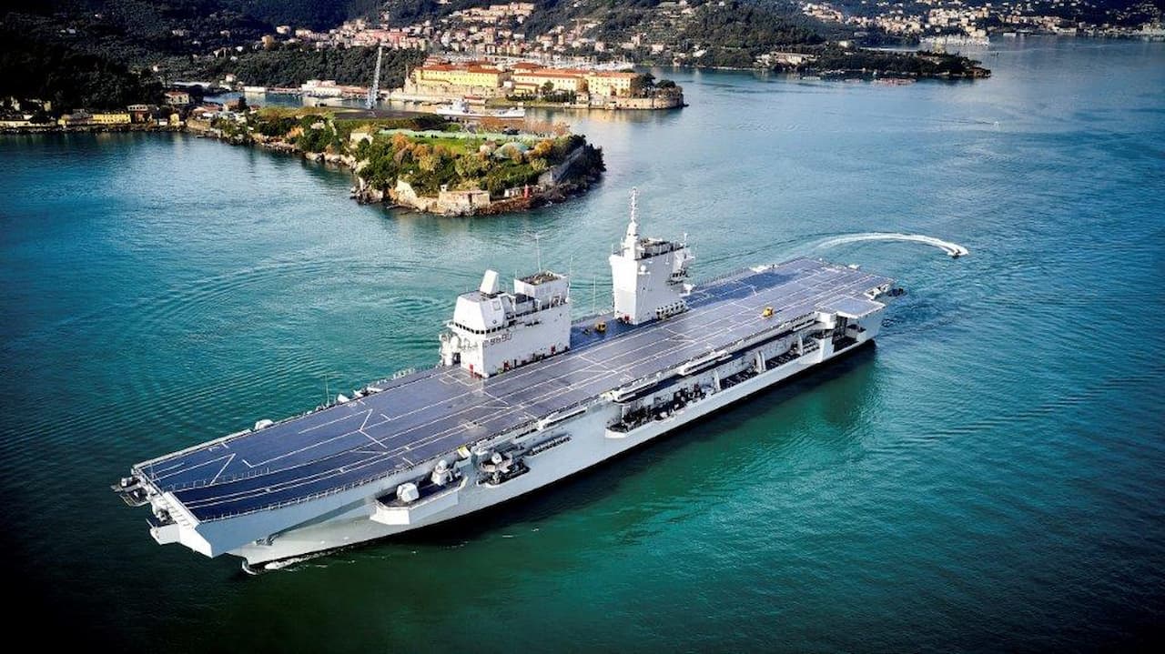 エビマヨ軍艦/4 F-35Bが搭載可能なイタリア海軍の新造艦トリエステ強襲揚陸艦が就役