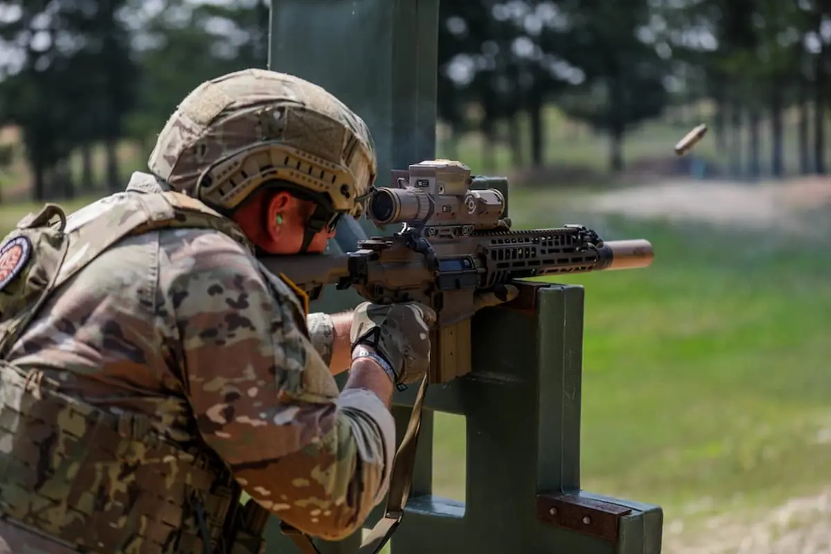 米海兵隊、次世代小銃M7を見送り M27継続の理由とは