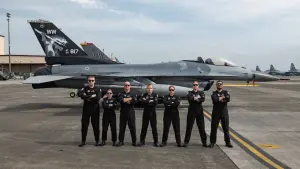 PACAF F-16デモチームが三沢基地で最後の飛行！今月16日に解散し、30年の歴史に幕