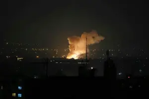 イスラエルがイランに対し先制攻撃、複数の軍高官が死亡、核施設では火災