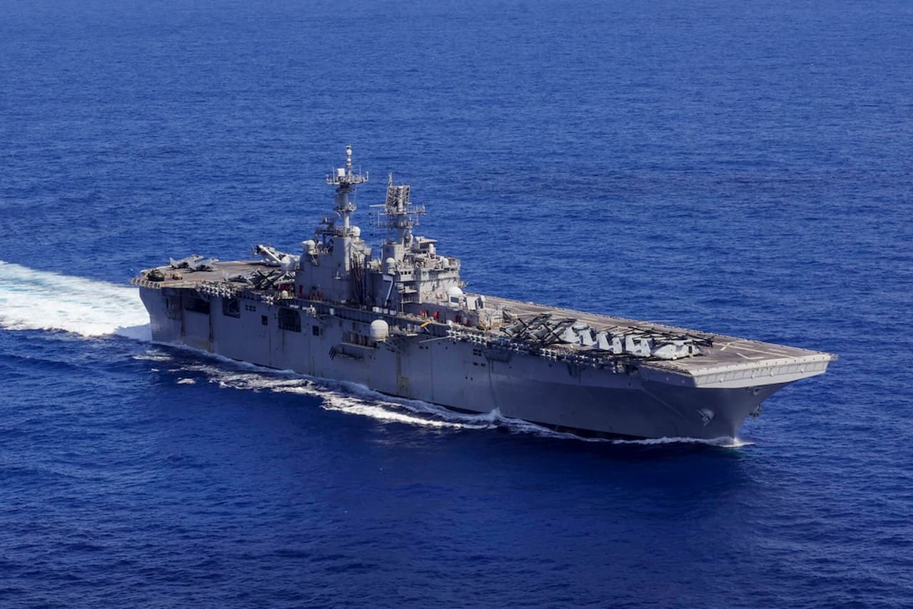 中国海軍3隻目の空母003型「福建」が進水 | ミリレポ