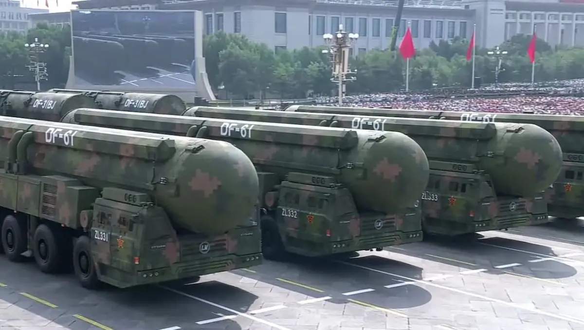 軍事パレードで初披露された中国の3つの新型核兵器DF-61、JL-1、JL-3