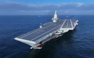 電磁式カタパルトを搭載した中国海軍の新型強襲揚陸艦「076型