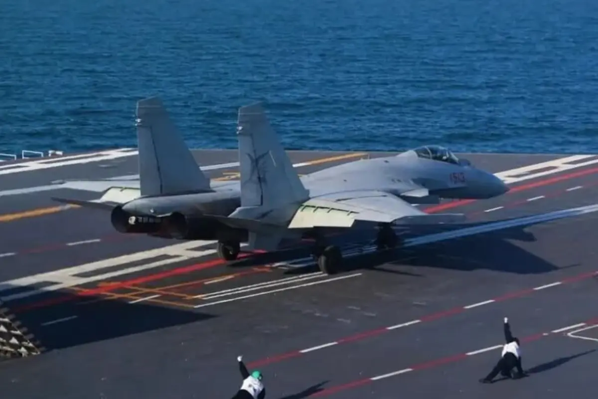 移動式重装カタパルト　エーデルワイス 中国海軍空母「福建」、電磁式カタパルトの発艦に成功！映像を公開