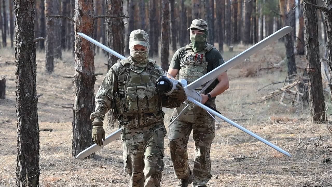 ロシアは北朝鮮から10万人の志願兵が戦闘に参加することを