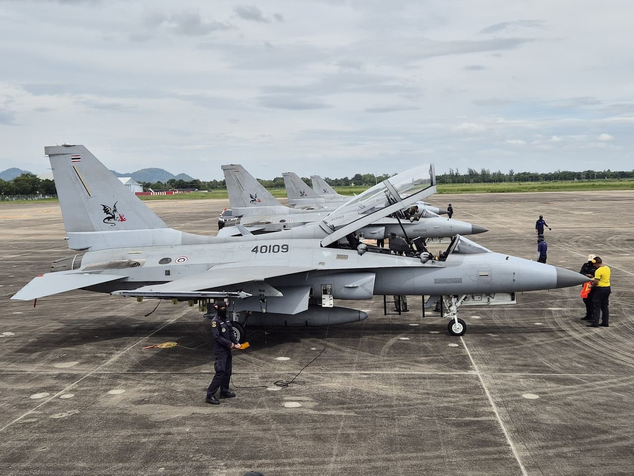 F-4 Su-35 Rafale TYPHOON 10機セット F-4 Su-35 Rafale TYPHOON 10機セット F-4 Su-35 Rafale TYPHOON 10機