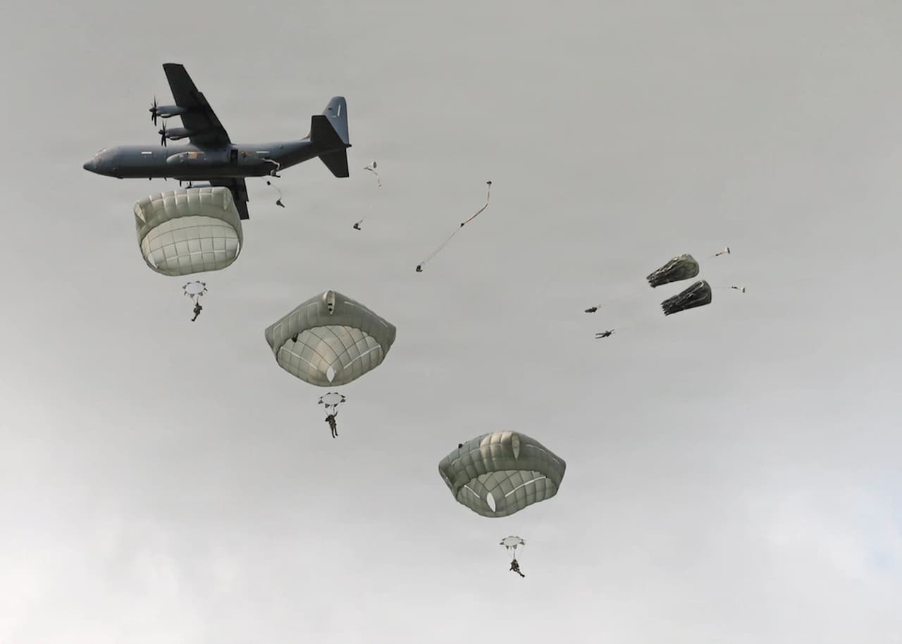 米軍「第82空挺師団」中東派遣を検討 3,000人展開が意味するもの