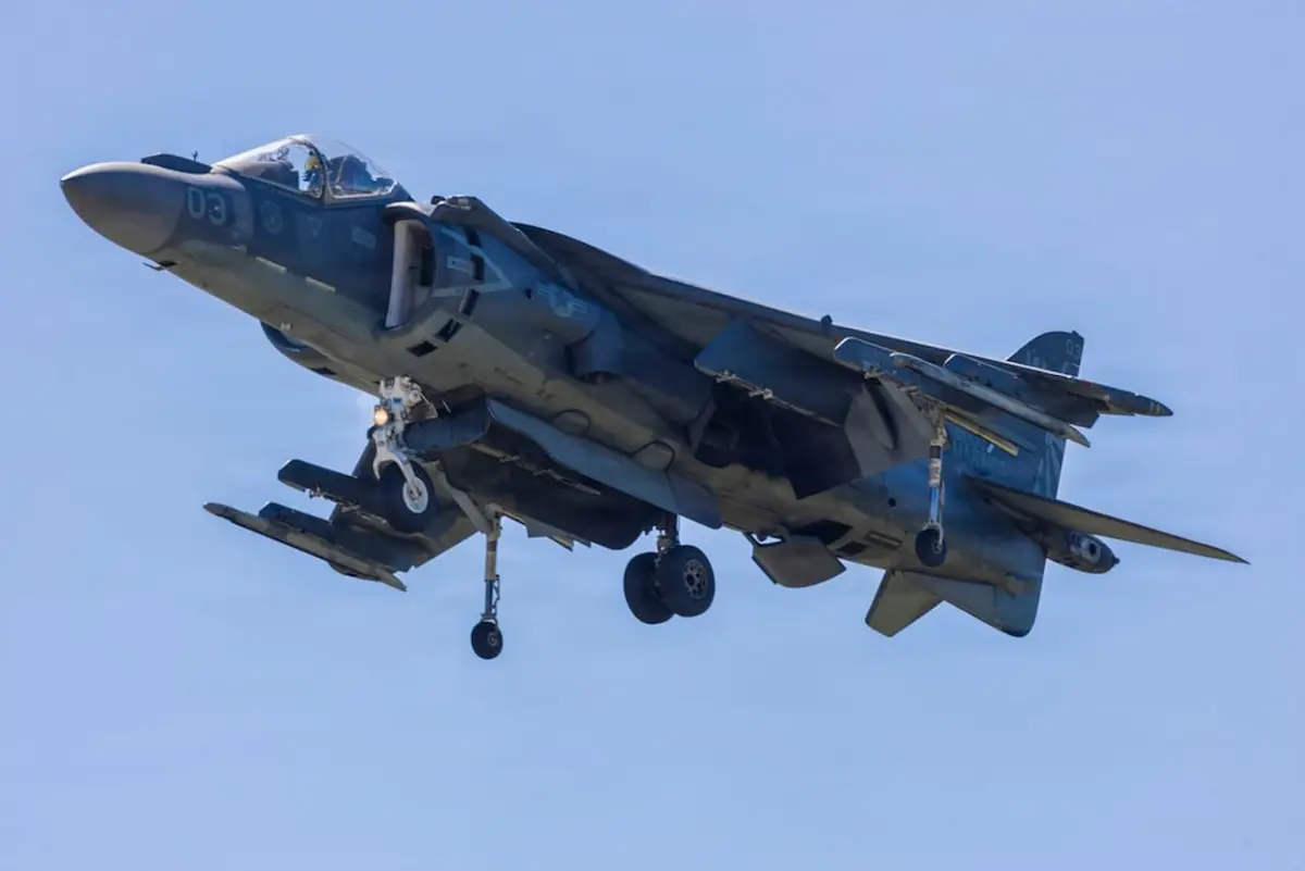 F-35Bへ世代交代 米海兵隊「AV-8BハリアーII」ついに引退
