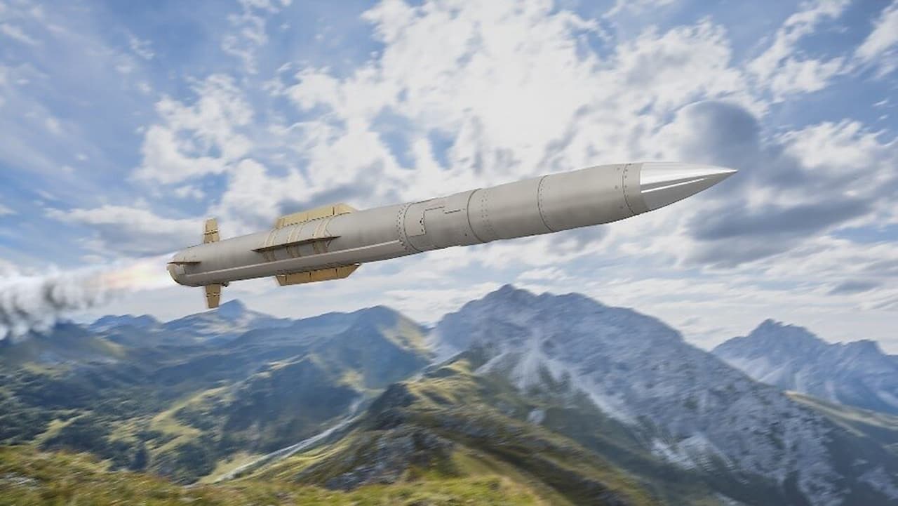 対戦車ロケットM72 LAWを搭載した小型ドローン | ミリレポ｜ミリタリー